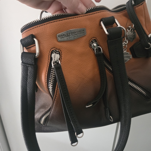 Harley-Davidson Women's Tan and Black Leather Bag and Wallet - Picture 2 of 11